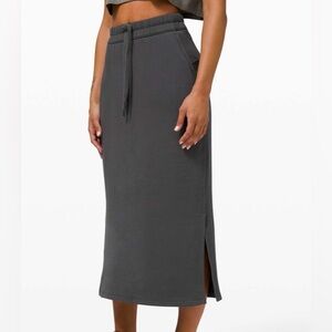 Lululemon Size 2 Bound to Bliss Skirt Graphite Gray